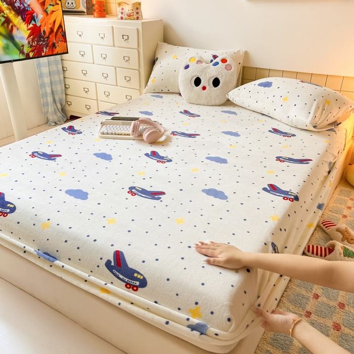 91家纺网 家纺一手货源 找家纺 （总）爱彼家纺 2025新款高克重牛奶绒卡通床笠单床笠单件