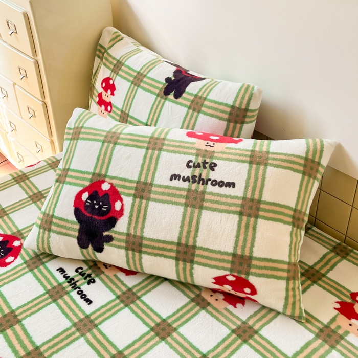 91家纺网 家纺一手货源 找家纺 爱彼家纺 2025新款高克重牛奶绒卡通床笠单床笠单件 蘑喵小格