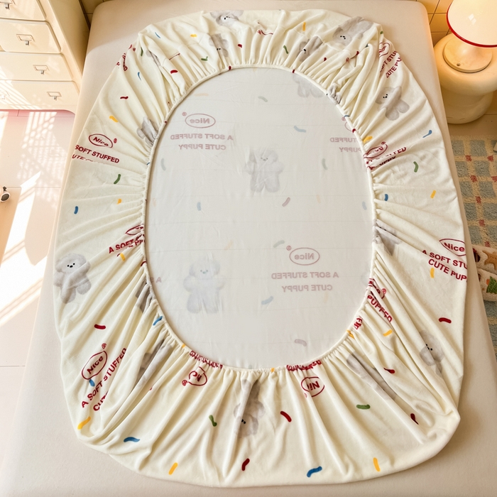 91家纺网 家纺一手货源 找家纺 爱彼家纺 2025新款高克重牛奶绒卡通床笠单床笠单件 白熊甜梦