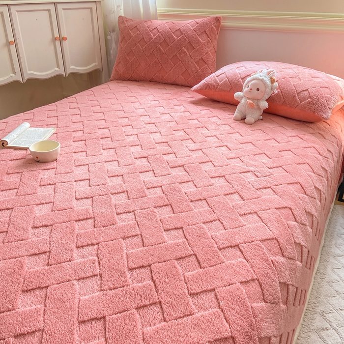 91家纺网 家纺一手货源 找家纺 （总）耐思家纺 2025新款加厚提花兔绒塔芙绒单品床单系列