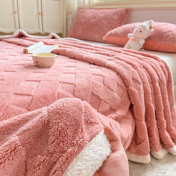 91家纺网 家纺一手货源 找家纺 （总）耐思家纺 2025新款加厚提花兔绒塔芙绒单品床单系列