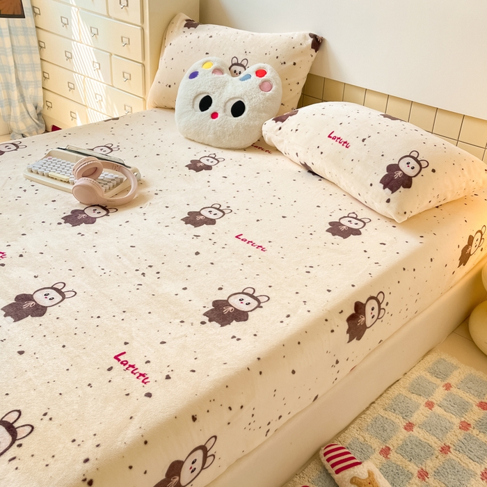 91家纺网 家纺一手货源 找家纺 爱彼家纺 2025新款高克重牛奶绒卡通床笠单床笠单件 拉布布