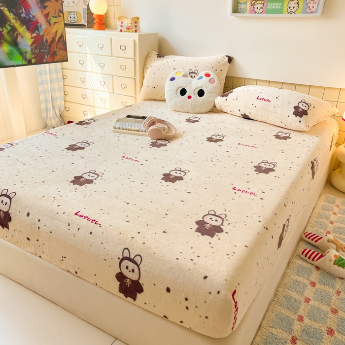 91家纺网 家纺一手货源 找家纺 爱彼家纺 2025新款高克重牛奶绒卡通床笠单床笠单件 拉布布