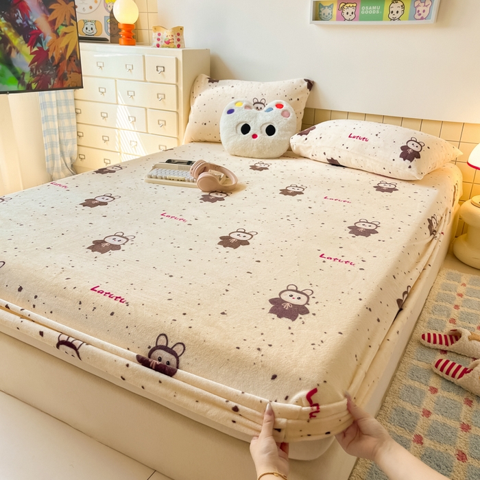 91家纺网 家纺一手货源 找家纺 爱彼家纺 2025新款高克重牛奶绒卡通床笠单床笠单件 拉布布