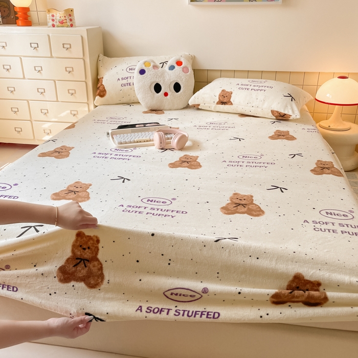 91家纺网 家纺一手货源 找家纺 爱彼家纺 2025新款高克重牛奶绒卡通床笠单床笠单件 软萌泰迪熊