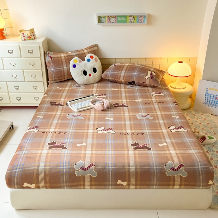 91家纺网 家纺一手货源 找家纺 爱彼家纺 2025新款高克重牛奶绒卡通床笠单床笠单件 小狗格温