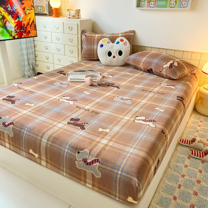 91家纺网 家纺一手货源 找家纺 爱彼家纺 2025新款高克重牛奶绒卡通床笠单床笠单件 小狗格温