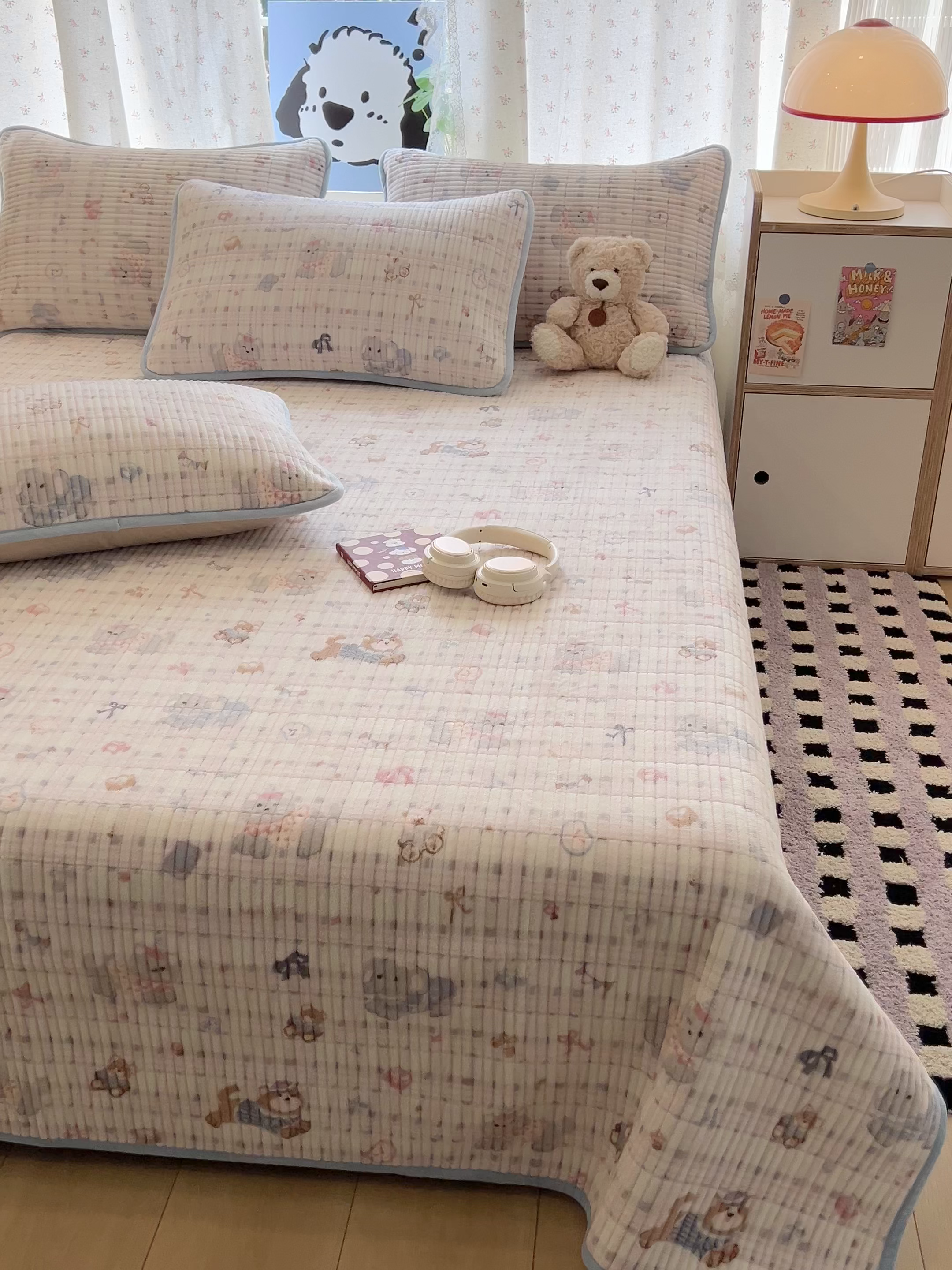 91家纺网 家纺一手货源 找家纺 茉夕家纺 2025新款2025跑量双层纱牛奶绒印花床盖 床盖单件 彩点小象