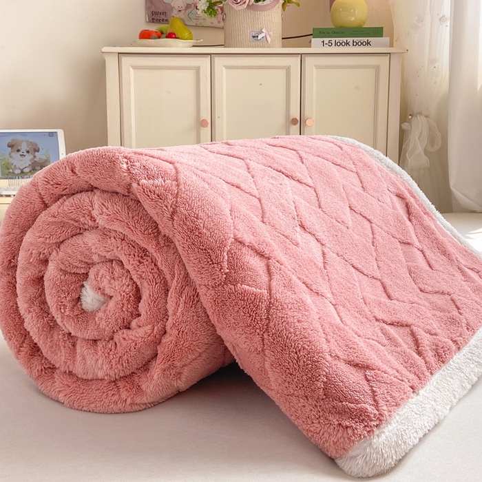 91家纺网 家纺一手货源 找家纺 耐思家纺 2025新款加厚提花兔绒塔芙绒单品床单系列 豆沙粉