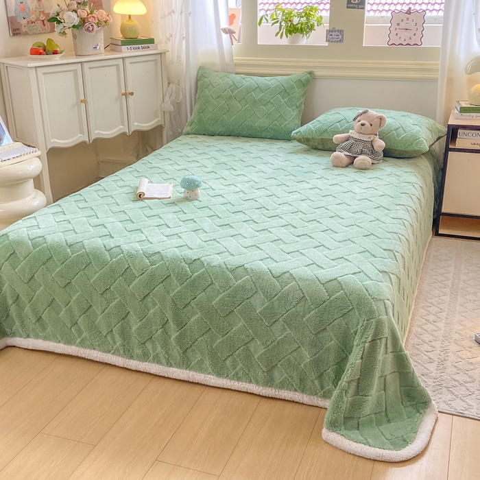 91家纺网 家纺一手货源 找家纺 耐思家纺 2025新款加厚提花兔绒塔芙绒单品床单系列 橄榄绿