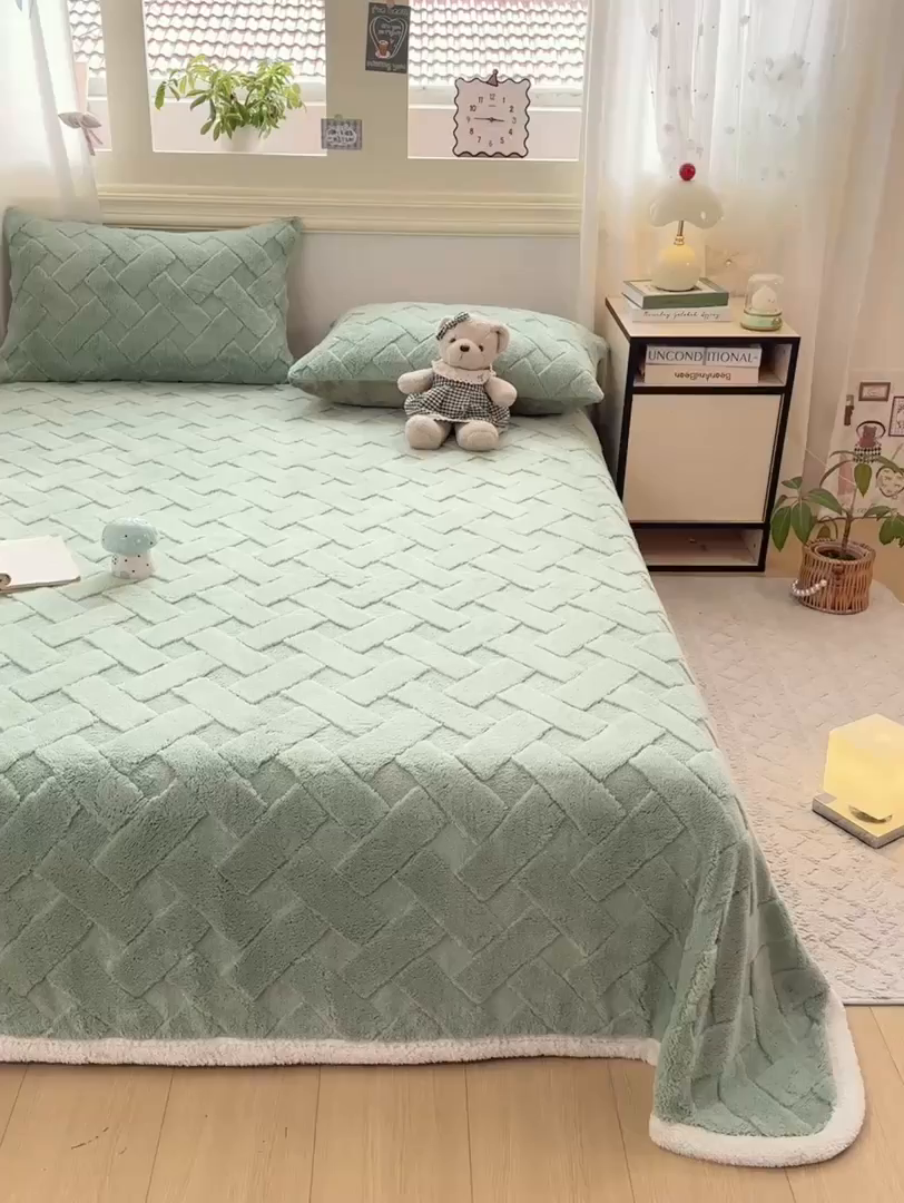 91家纺网 家纺一手货源 找家纺 耐思家纺 2025新款加厚提花兔绒塔芙绒单品床单系列 橄榄绿