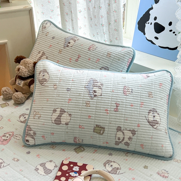 91家纺网 家纺一手货源 找家纺 茉夕家纺 2025新款2025跑量双层纱牛奶绒印花床盖 床盖单件 打趣熊猫