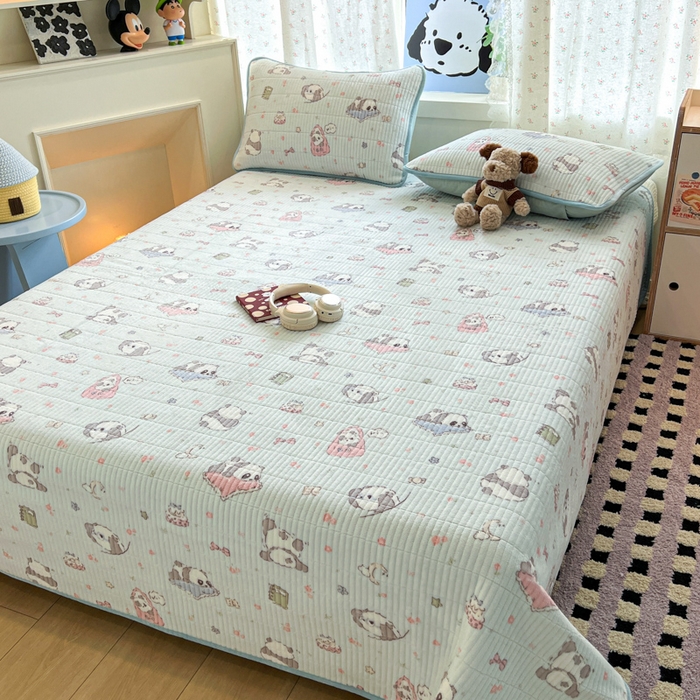 91家纺网 家纺一手货源 找家纺 茉夕家纺 2025新款2025跑量双层纱牛奶绒印花床盖 床盖单件 打趣熊猫