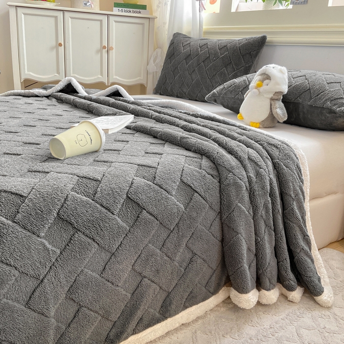 91家纺网 家纺一手货源 找家纺 耐思家纺 2025新款加厚提花兔绒塔芙绒单品床单系列 高级灰