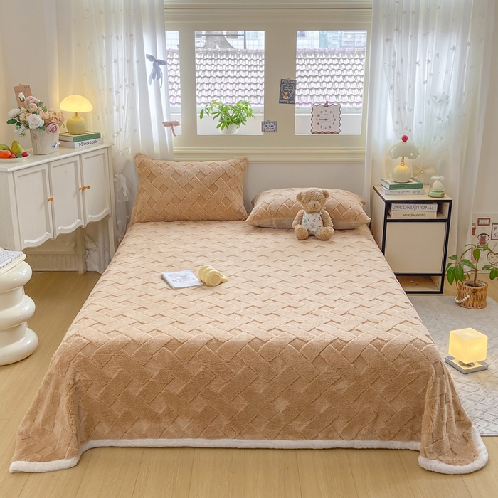 91家纺网 家纺一手货源 找家纺 耐思家纺 2025新款加厚提花兔绒塔芙绒单品床单系列 香槟驼