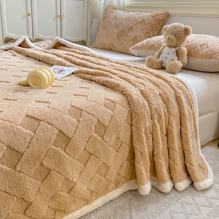 91家纺网 家纺一手货源 找家纺 耐思家纺 2025新款加厚提花兔绒塔芙绒单品床单系列 香槟驼