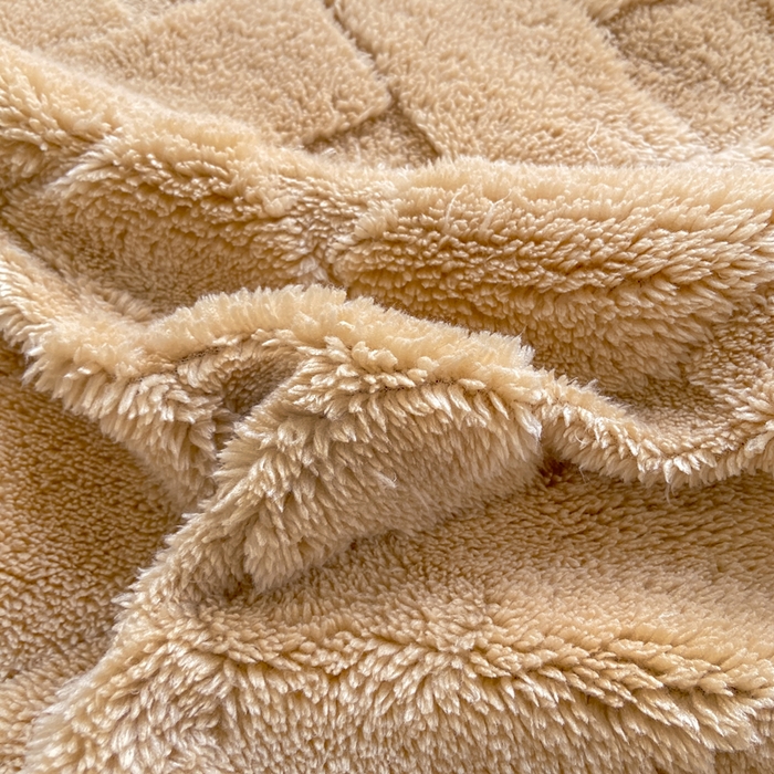 91家纺网 家纺一手货源 找家纺 耐思家纺 2025新款加厚提花兔绒塔芙绒单品床单系列 香槟驼