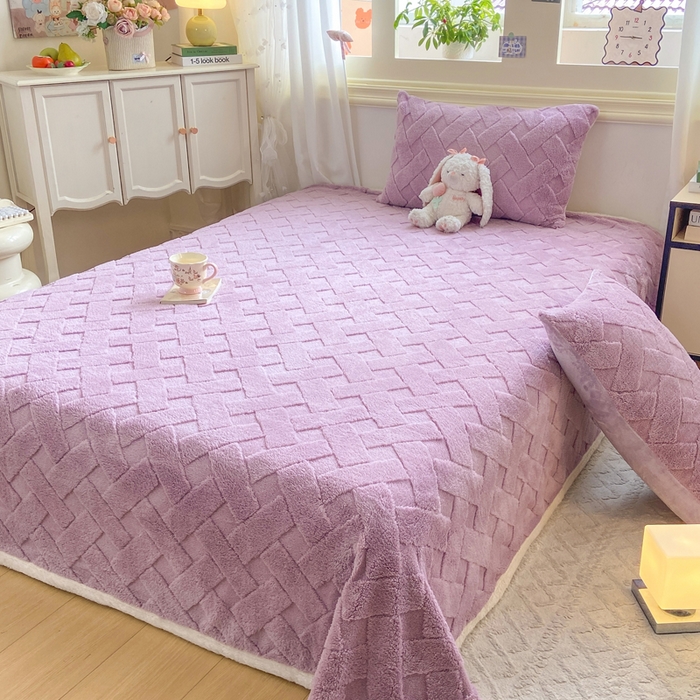 91家纺网 家纺一手货源 找家纺 耐思家纺 2025新款加厚提花兔绒塔芙绒单品床单系列 香芋紫