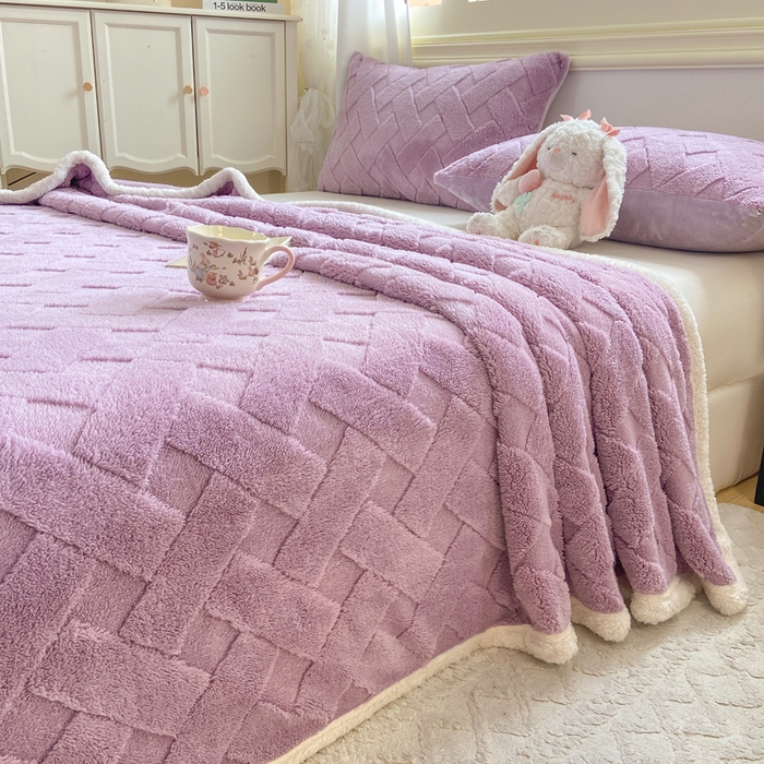 91家纺网 家纺一手货源 找家纺 耐思家纺 2025新款加厚提花兔绒塔芙绒单品床单系列 香芋紫