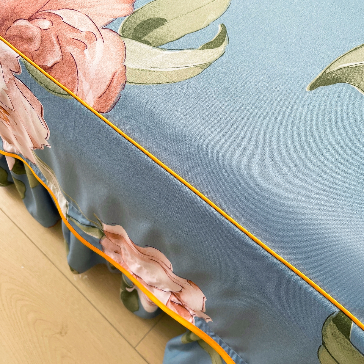 91家纺网 家纺一手货源 找家纺 笠裙家纺 2025新款A类水洗棉韩版S边花边印花床裙四件套 婉华