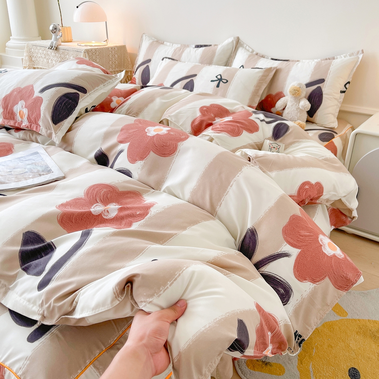 91家纺网 家纺一手货源 找家纺 笠裙家纺 2025新款A类水洗棉韩版S边花边印花床裙四件套 宠爱