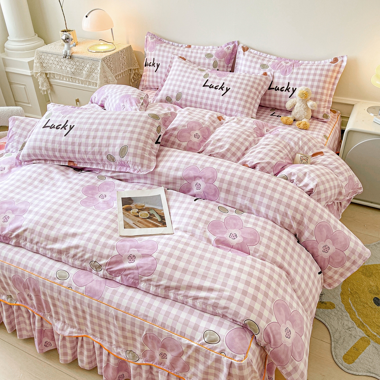 91家纺网 家纺一手货源 找家纺 笠裙家纺 2025新款A类水洗棉韩版S边花边印花床裙四件套 花舞