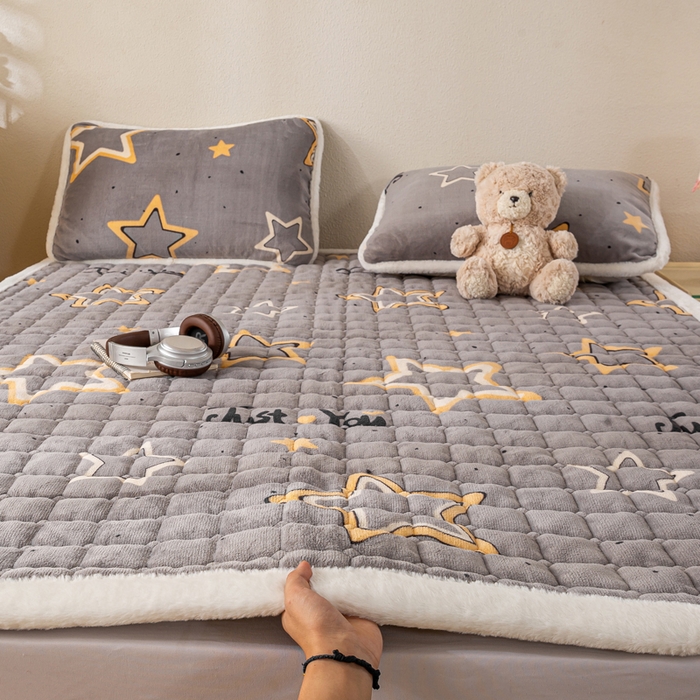 91家纺网 家纺一手货源 找家纺 梦初语 2025新款冬季珊瑚绒牛奶绒加厚床护垫褥子软垫学生宿舍-直播爆款（200克夹棉加厚款） 繁星