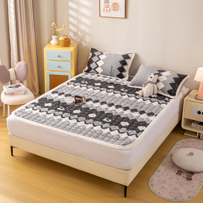 91家纺网 家纺一手货源 找家纺 梦初语 2025新款冬季珊瑚绒牛奶绒加厚床护垫褥子软垫学生宿舍-直播爆款（200克夹棉加厚款） 格调