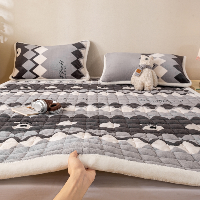 91家纺网 家纺一手货源 找家纺 梦初语 2025新款冬季珊瑚绒牛奶绒加厚床护垫褥子软垫学生宿舍-直播爆款（200克夹棉加厚款） 格调