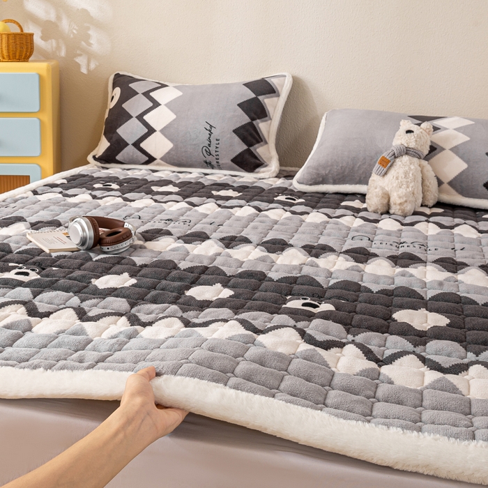 91家纺网 家纺一手货源 找家纺 梦初语 2025新款冬季珊瑚绒牛奶绒加厚床护垫褥子软垫学生宿舍-直播爆款（200克夹棉加厚款） 格调