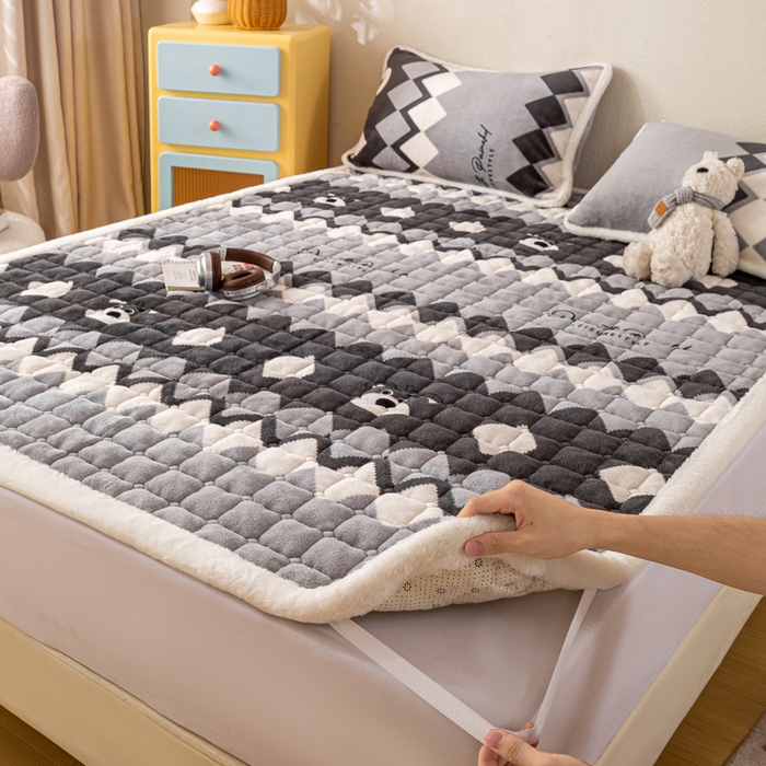 91家纺网 家纺一手货源 找家纺 梦初语 2025新款冬季珊瑚绒牛奶绒加厚床护垫褥子软垫学生宿舍-直播爆款（200克夹棉加厚款） 格调