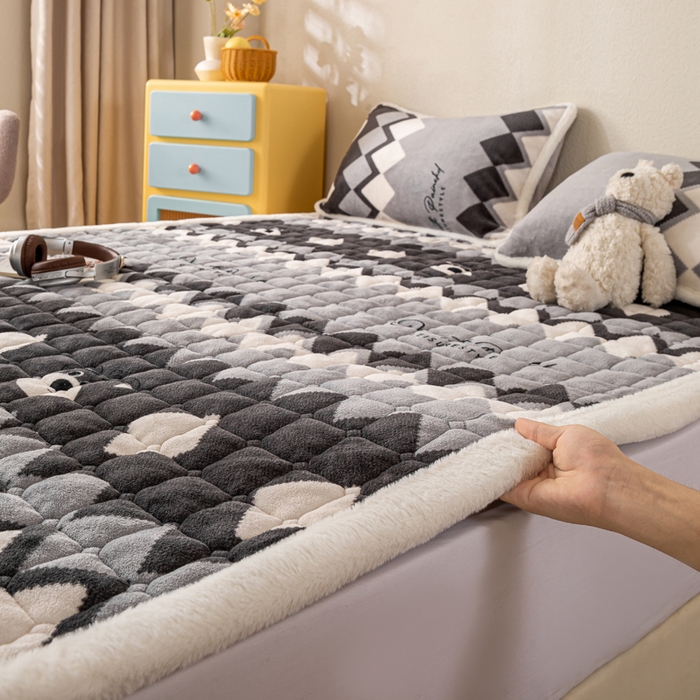 91家纺网 家纺一手货源 找家纺 梦初语 2025新款冬季珊瑚绒牛奶绒加厚床护垫褥子软垫学生宿舍-直播爆款（200克夹棉加厚款） 格调