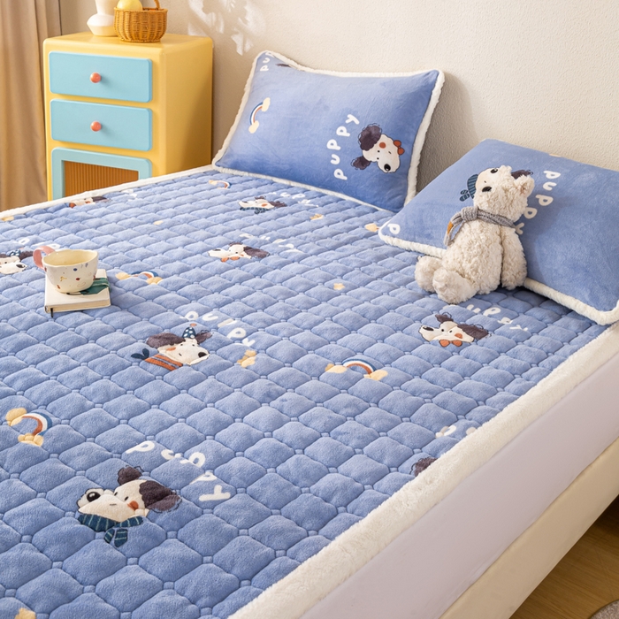 91家纺网 家纺一手货源 找家纺 梦初语 2025新款冬季珊瑚绒牛奶绒加厚床护垫褥子软垫学生宿舍-直播爆款（200克夹棉加厚款） 汪汪星球