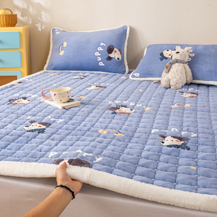 91家纺网 家纺一手货源 找家纺 梦初语 2025新款冬季珊瑚绒牛奶绒加厚床护垫褥子软垫学生宿舍-直播爆款（200克夹棉加厚款） 汪汪星球