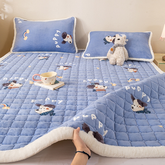 91家纺网 家纺一手货源 找家纺 梦初语 2025新款冬季珊瑚绒牛奶绒加厚床护垫褥子软垫学生宿舍-直播爆款（200克夹棉加厚款） 汪汪星球