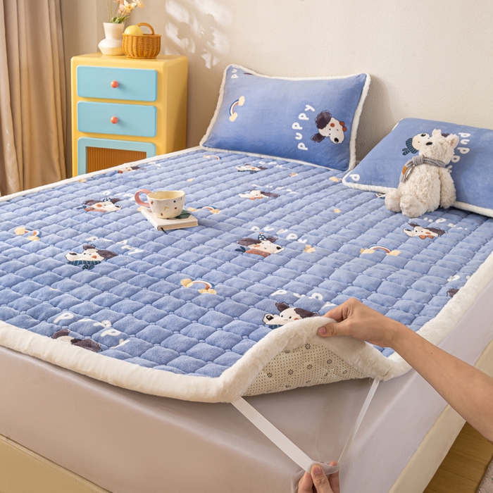 91家纺网 家纺一手货源 找家纺 梦初语 2025新款冬季珊瑚绒牛奶绒加厚床护垫褥子软垫学生宿舍-直播爆款（200克夹棉加厚款） 汪汪星球