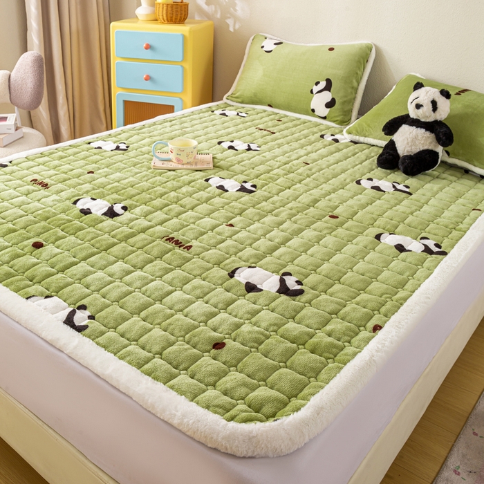 91家纺网 家纺一手货源 找家纺 梦初语 2025新款冬季珊瑚绒牛奶绒加厚床护垫褥子软垫学生宿舍-直播爆款（200克夹棉加厚款） 熊猫乐园