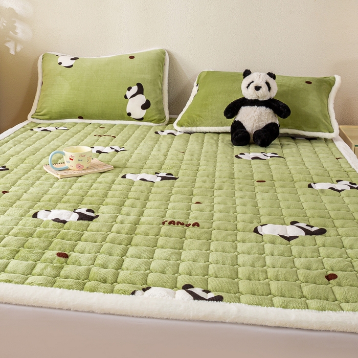 91家纺网 家纺一手货源 找家纺 梦初语 2025新款冬季珊瑚绒牛奶绒加厚床护垫褥子软垫学生宿舍-直播爆款（200克夹棉加厚款） 熊猫乐园