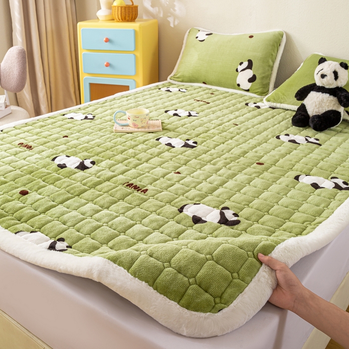 91家纺网 家纺一手货源 找家纺 梦初语 2025新款冬季珊瑚绒牛奶绒加厚床护垫褥子软垫学生宿舍-直播爆款（200克夹棉加厚款） 熊猫乐园