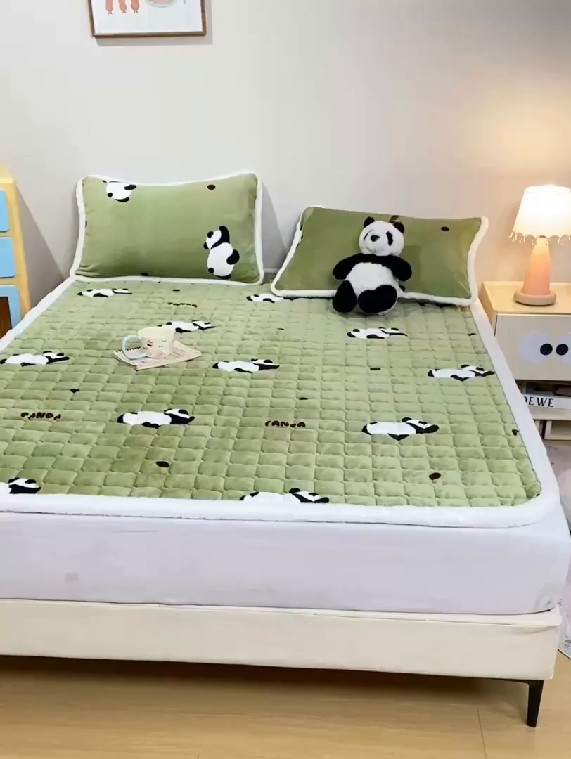 91家纺网 家纺一手货源 找家纺 梦初语 2025新款冬季珊瑚绒牛奶绒加厚床护垫褥子软垫学生宿舍-直播爆款（200克夹棉加厚款） 熊猫乐园