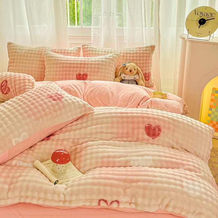 91家纺网 家纺一手货源 找家纺 梦纤绒 2025新款保暖舒适亲肤泡泡绒四件套 鸡心粉