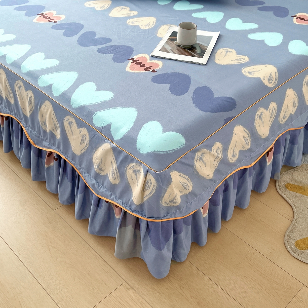 91家纺网 家纺一手货源 找家纺 笠裙家纺 2025新款A类水洗棉韩版S边花边印花床裙四件套 心定律