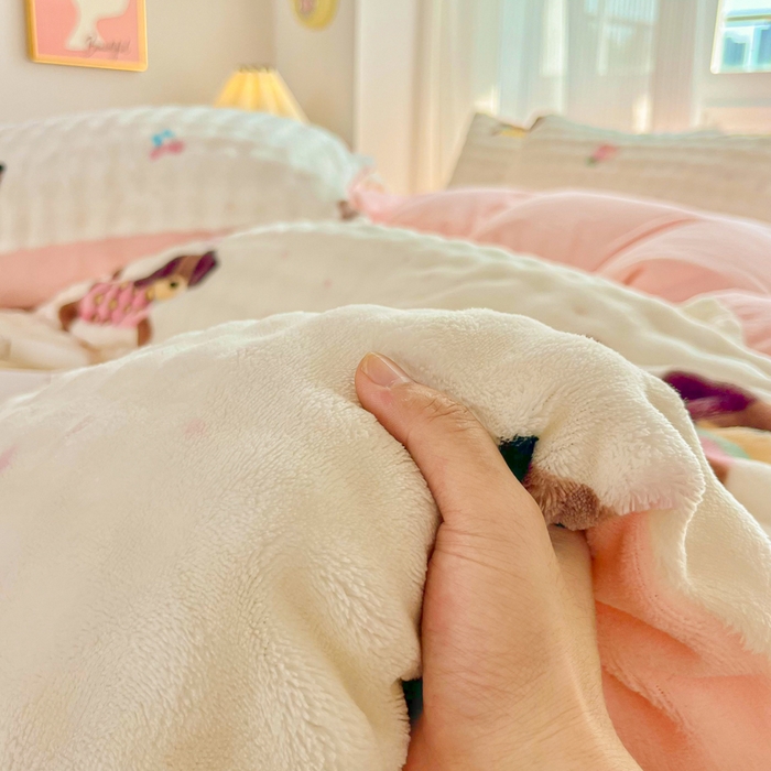 91家纺网 家纺一手货源 找家纺 梦纤绒 2025新款保暖舒适亲肤泡泡绒四件套 辣条狗