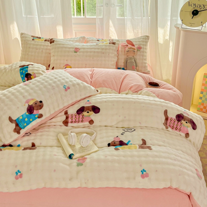 91家纺网 家纺一手货源 找家纺 梦纤绒 2025新款保暖舒适亲肤泡泡绒四件套 辣条狗