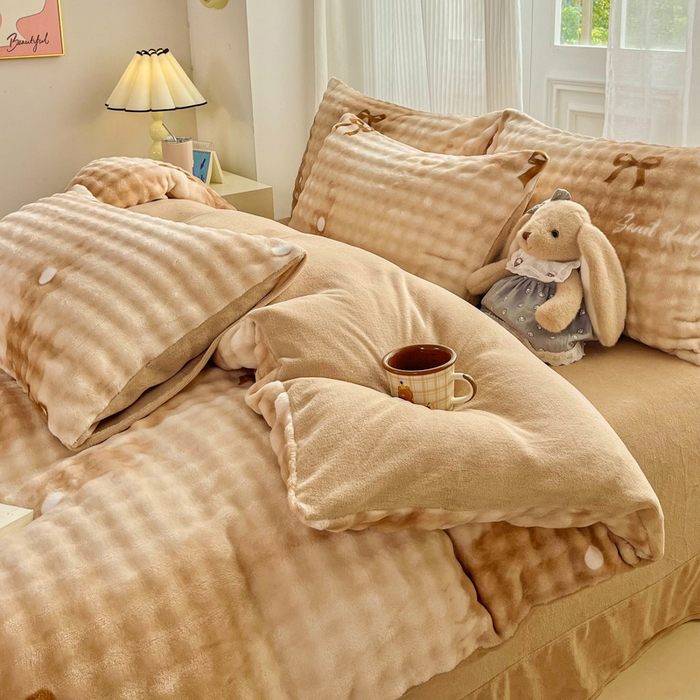 91家纺网 家纺一手货源 找家纺 梦纤绒 2025新款保暖舒适亲肤泡泡绒四件套 领结云纹棕