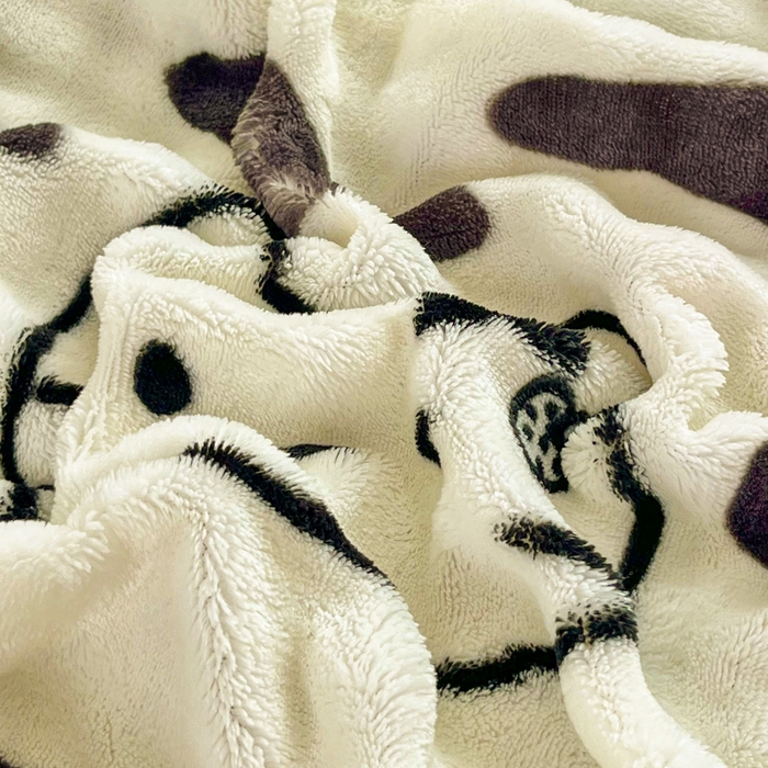 91家纺网 家纺一手货源 找家纺 梦纤绒 2025新款保暖舒适亲肤泡泡绒四件套 猫头斑马纹