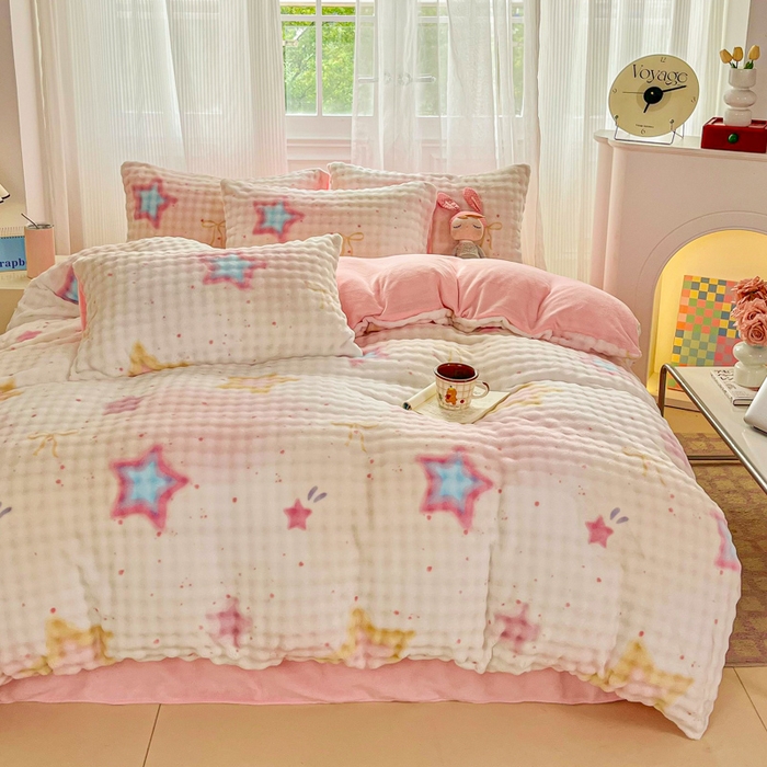 91家纺网 家纺一手货源 找家纺 梦纤绒 2025新款保暖舒适亲肤泡泡绒四件套 梦幻五角星粉