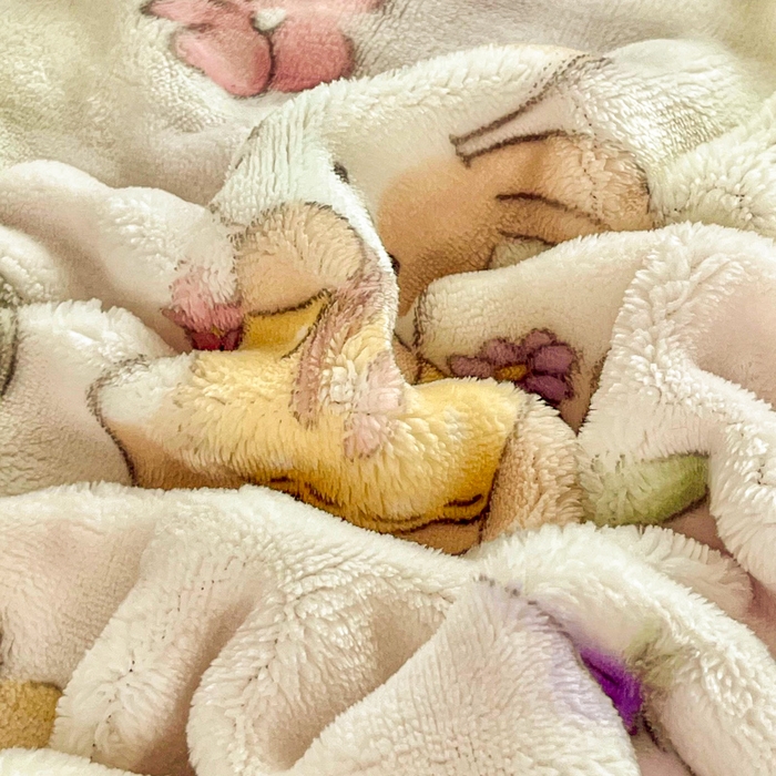 91家纺网 家纺一手货源 找家纺 梦纤绒 2025新款保暖舒适亲肤泡泡绒四件套 兔子和熊