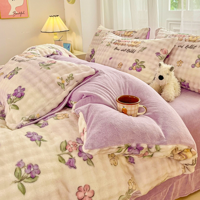 91家纺网 家纺一手货源 找家纺 梦纤绒 2025新款保暖舒适亲肤泡泡绒四件套 兔子和熊