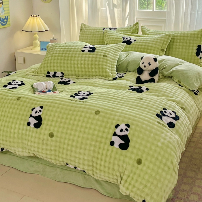 91家纺网 家纺一手货源 找家纺 梦纤绒 2025新款保暖舒适亲肤泡泡绒四件套 熊猫绿